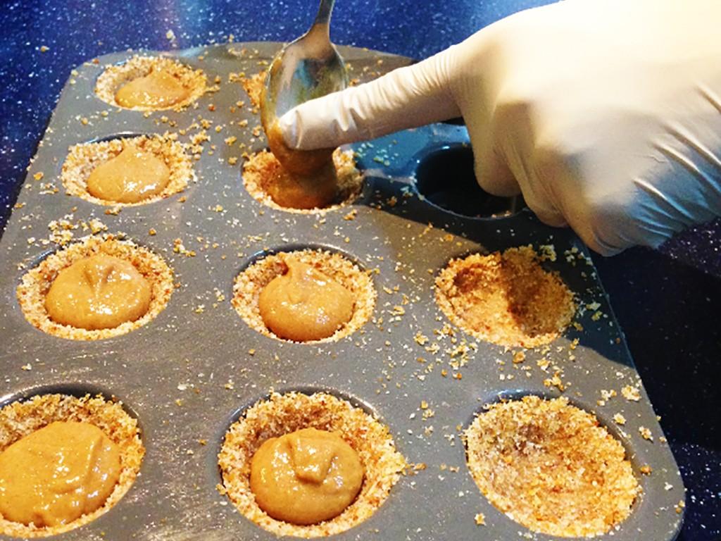making paleo caramel tarts