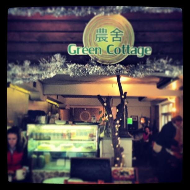 Eat green on Lamma Island! @GreenCottage http://www.greenqueen.com.hk/green-queen-guide-hong-kong/7899/green-cottage/