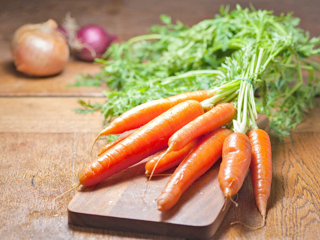 fresh-organic-carrots