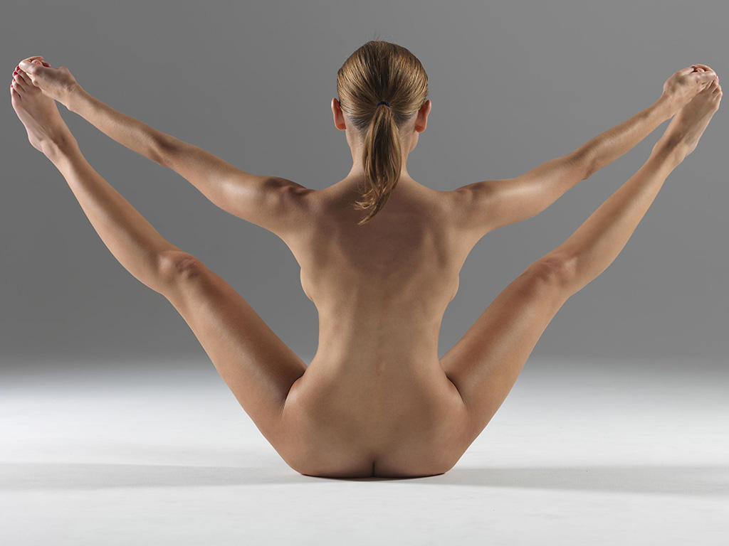 Naked Yoga_Luba Shumeyko