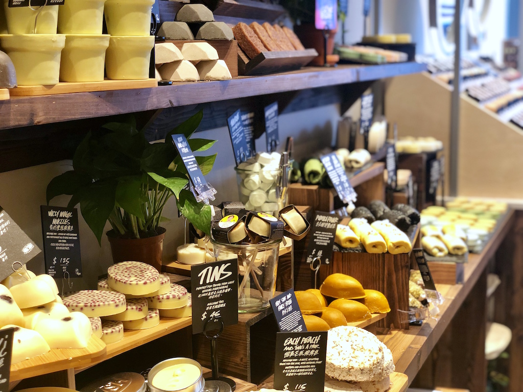 A Peek Inside Lush Naked, The Newest Zero-Waste Shop in 