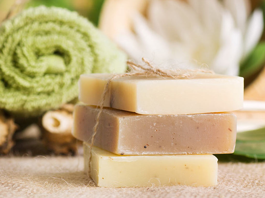 præst Tilsyneladende lokalisere Zero Waste History: The Humble Origins Of The Shampoo Bar - Green Queen