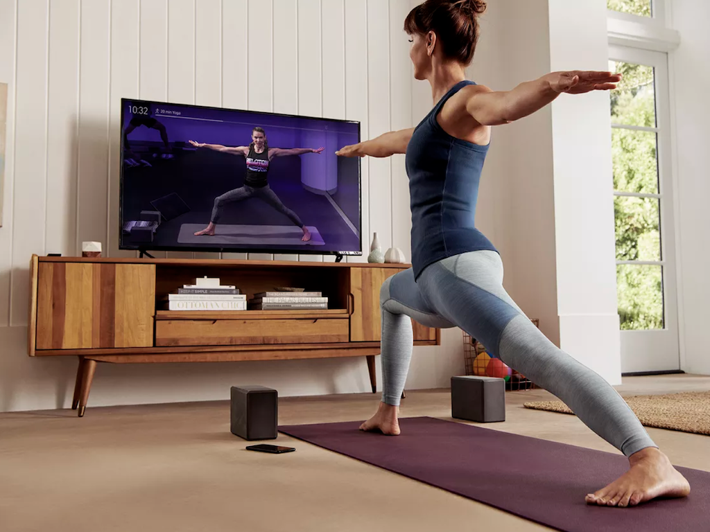 8 Free Online Fitness & Yoga Classes To Do At Home During Coronavirus