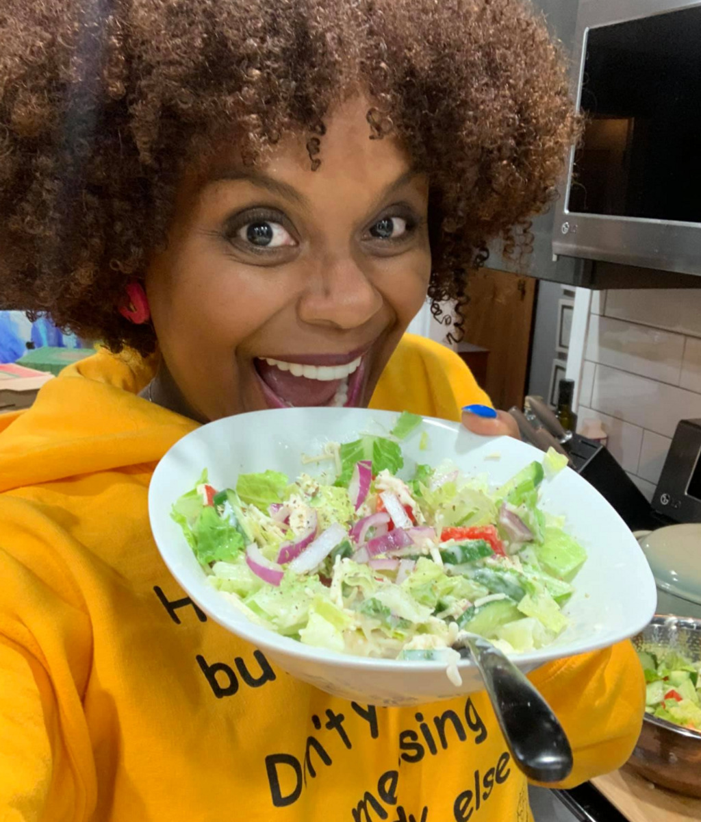 https://www.greenqueen.com.hk/wp-content/uploads/2021/02/Tabitha-Brown-Vegan-TikTok-Star-And-Actress-To-Publish-Her-First-Vegan-Cookbook-2.jpg