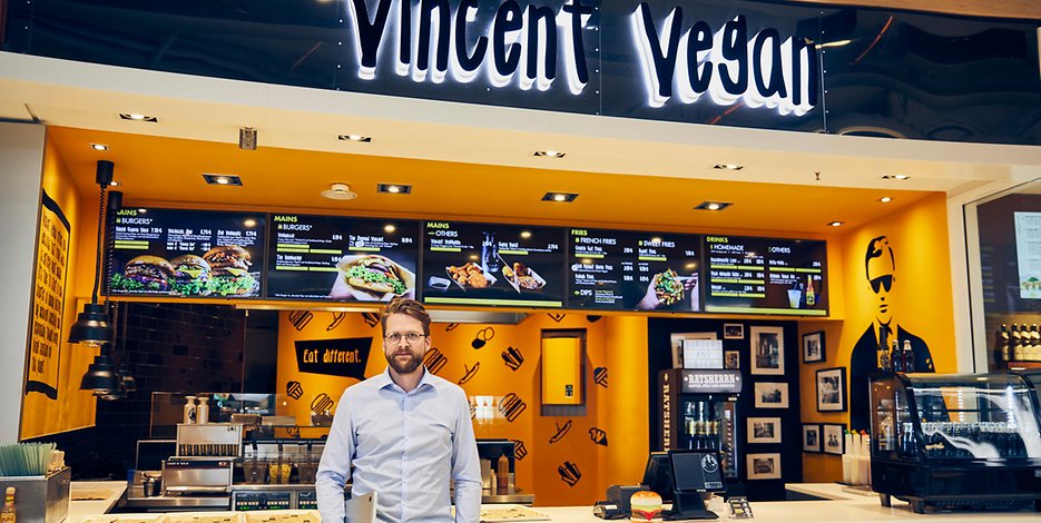 Vincent Vegan adds Raging Pig Baco